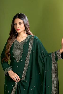 Green Embroidered Georgette Semi_Stitched Semi_Stitched Party Wear Salwarsuit 2