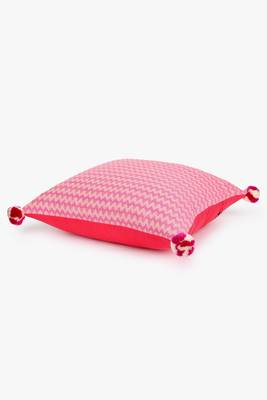 Mezposh hot pink & beige chevron  cotton acrylic jacquard cushion cover (16"x16") 4