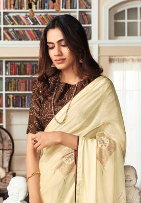 Off White Foil Printed Chiffon Saree With Blouse Piece 3