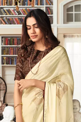 Off White Foil Printed Chiffon Saree With Blouse Piece