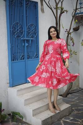Pink colour beautiful girlish short kurti for party looks 1