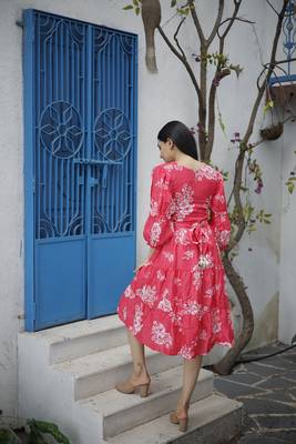 Pink colour beautiful girlish short kurti for party looks 2