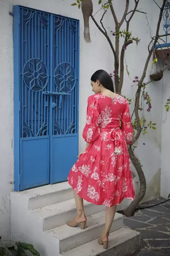 Pink colour beautiful girlish short kurti for party looks