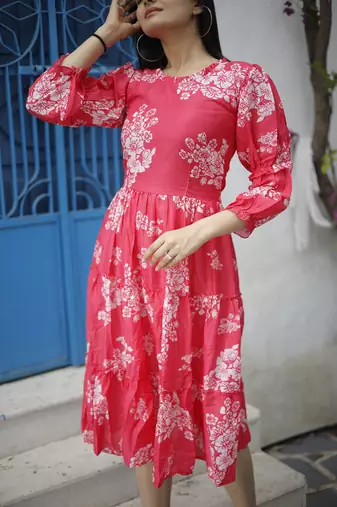Pink colour beautiful girlish short kurti for party looks