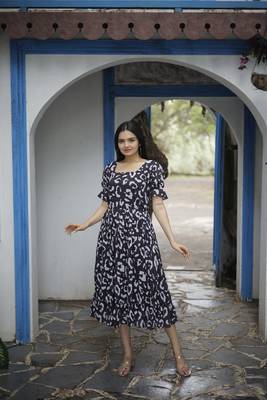 Black colour georgette smart party kurti 1