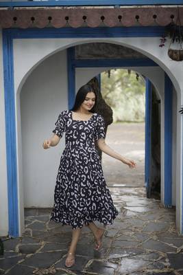 Black colour georgette smart party kurti 2