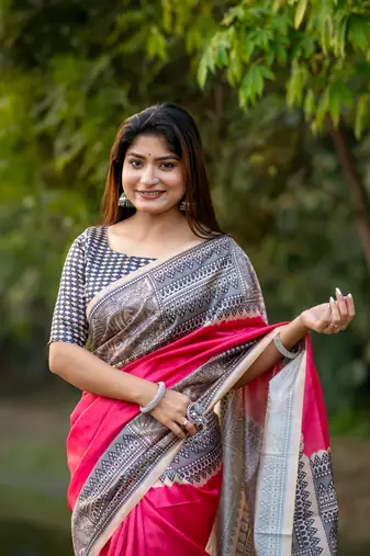 Ethnic Wear Pink tussar silk blend Zari Woven Traditional Saree