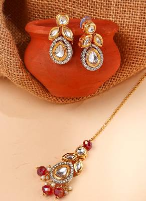 Multicolored Kundan Necklace Set with Earrings and Maang Tikka 5