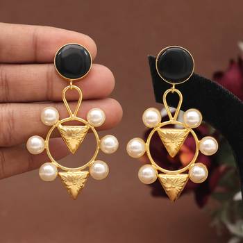Black color amrapali earrings 1