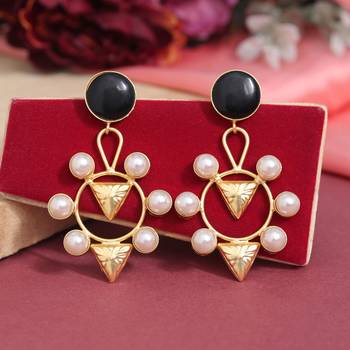 Black color amrapali earrings 2