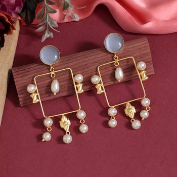 Gray color amrapali earrings 2