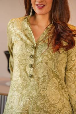  Digital Printed Pure Muslin Kurti Pant Ensemble in Beige for Everyday Glamour 3