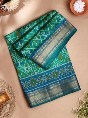 Green Art Silk Hand Woven Abstract Print Patola Saree 1
