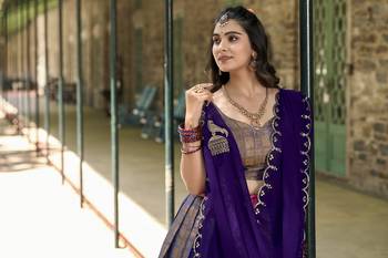Women's Kanjivaram With Zari Weaving Work Lehenga Choli Set  3