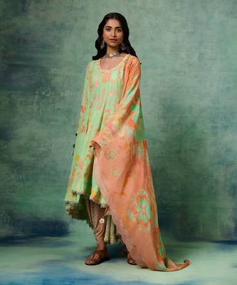 Green dull crepe printed & embroidered kurta set 2