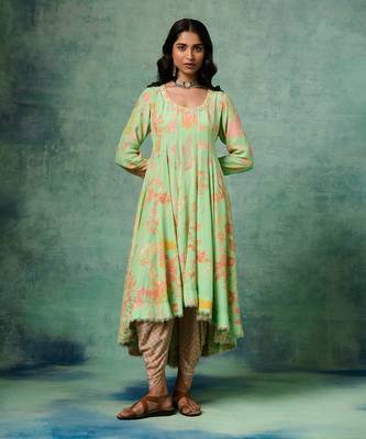Green dull crepe printed & embroidered kurta set 3