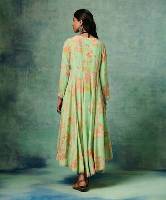 Green dull crepe printed & embroidered kurta set 5