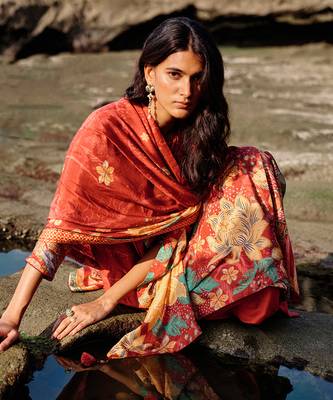 Red muslin silk printed  kurta set 5