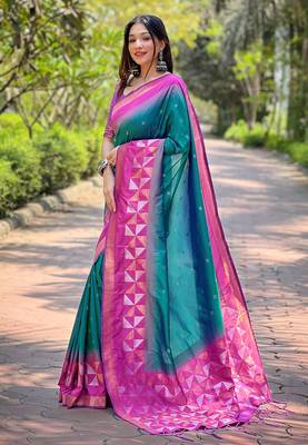 Green Soft Silk Contrast Gold Zari Woven Saree 3