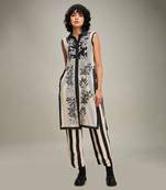 Off white/ black ahyana applique kurta set