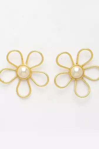 Women gold floral shape beaded handcrafted jewellery set