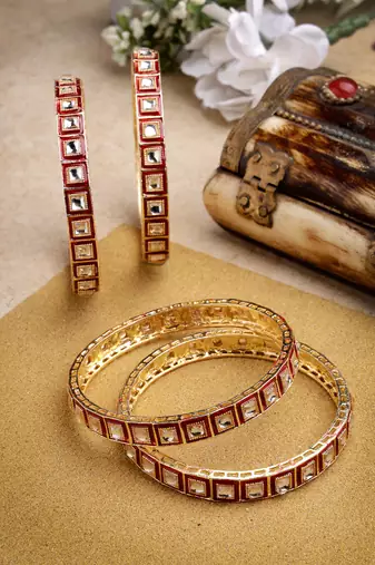 Women set of 4 gold-plated red kundan-studded traditional bangles
