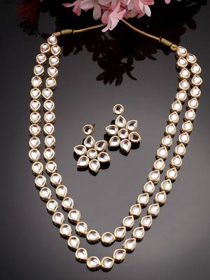 Women's rhodium-plated kundan-studded necklace and earrings 1