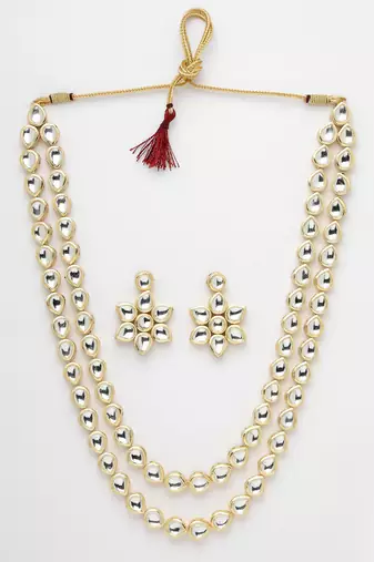 Women's rhodium-plated kundan-studded necklace and earrings