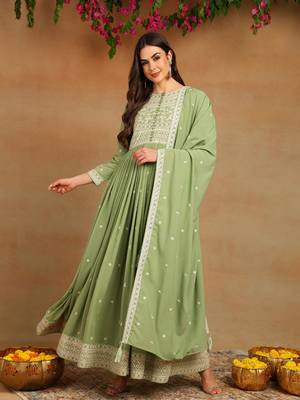 green embroidered fancy kurta with dupatta set 1