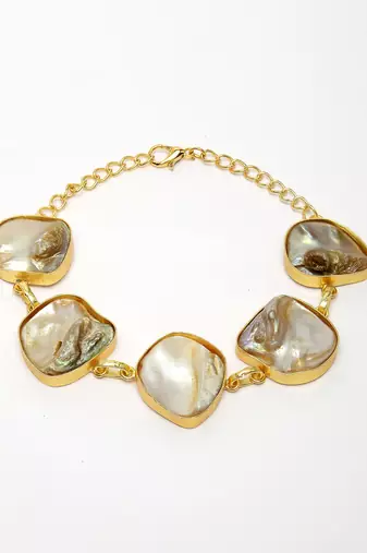 Women gold-plated handcrafted mother of pearl link bracelet