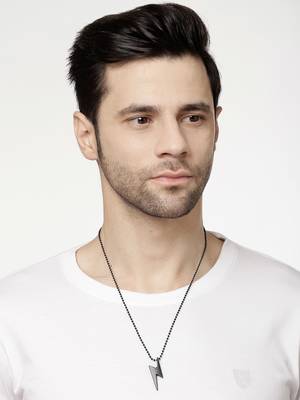 Men black plated flash pendent with chain 2
