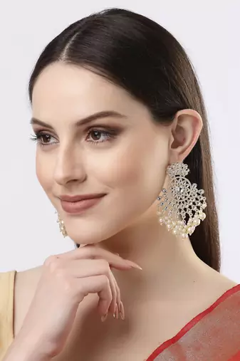 Women gold-plated kundan chandbali earrings