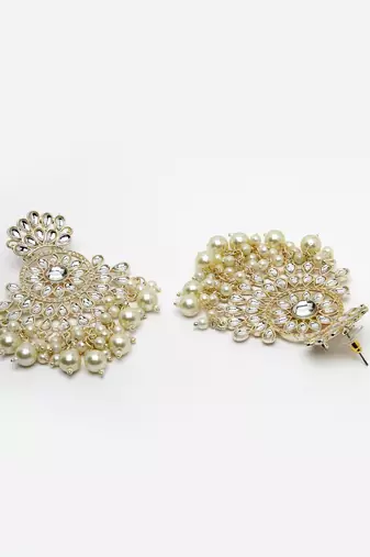 Women gold-plated kundan chandbali earrings