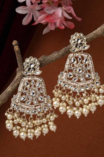 Women gold-plated kundan drop earrings