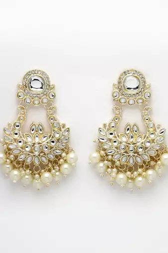 Women gold-plated kundan chandbalis earrings