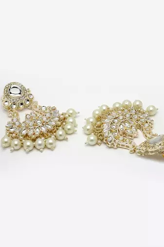 Women gold-plated kundan chandbalis earrings