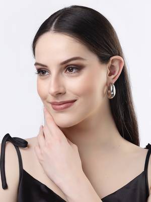 Women silver-plated circular-shaped half hoop earrings 2