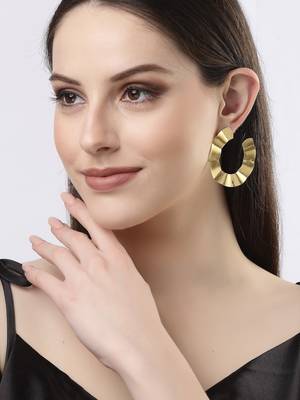 Women gold-plated contemporary drop earrings 2