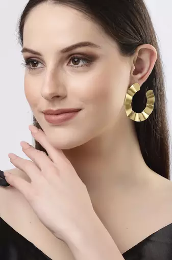 Women gold-plated contemporary drop earrings