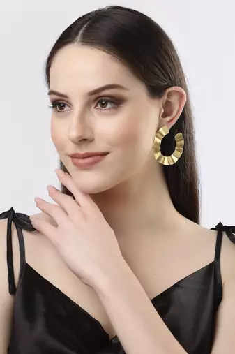 Women gold-plated contemporary drop earrings