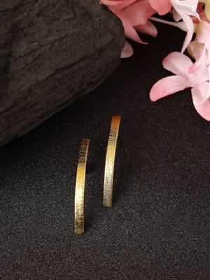 Women's gold-plated geometric shape drop earrings 1