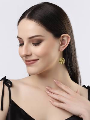 Women gold-plated fish hook circle drop earrings 2