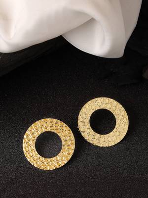 Women gold-plated cut out circle drop earrings 1