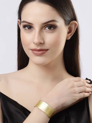 Women's gold-plated western cuff bracelet 3