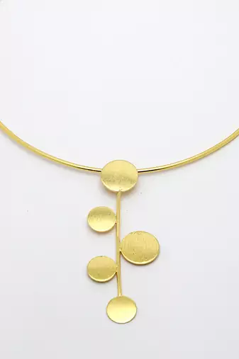 Women's gold-plated circular choker necklace