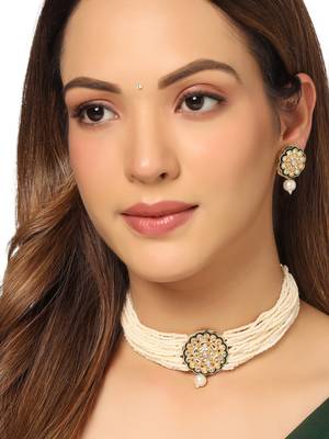 Women gold plated kundan studded jewellery set 2