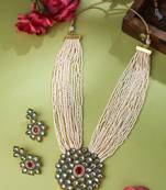 Women gold-plated kundan studded jewellery set