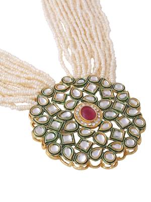 Women gold-plated kundan studded jewellery set 3