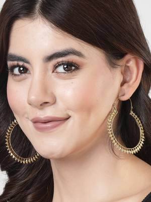 Women golden full circular hoop earrings 3