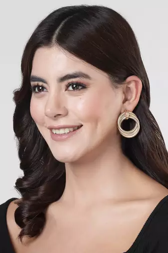 Women gold circular drop earrings